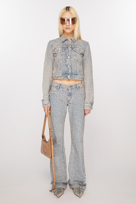 Acne Studios Jeansjacke mit Monogramm – Taillierte Passform 50% Rabatt für begrenzte Zeit