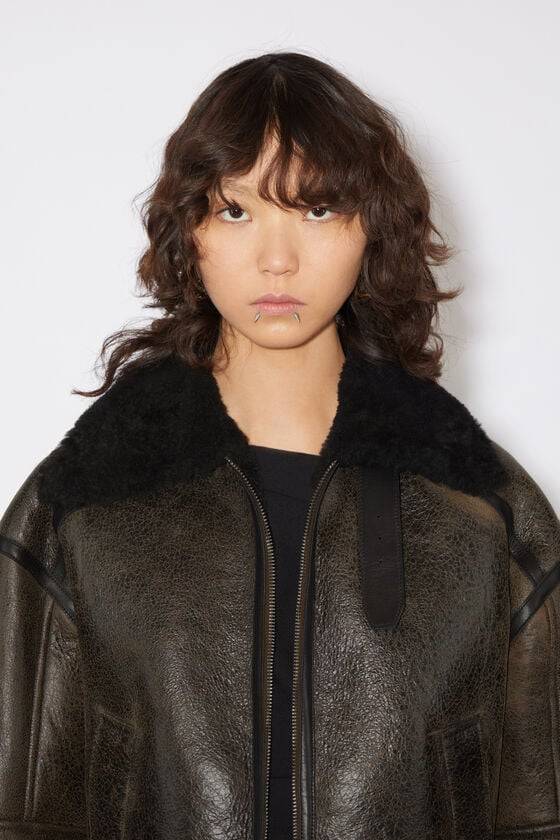 Acne Studios Lammfelljacke im Angebot