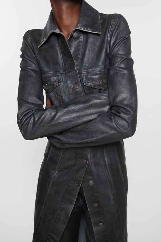 Acne Studios Kleid aus beschichtetem Denim Laufsteg-Show Lagerräumung