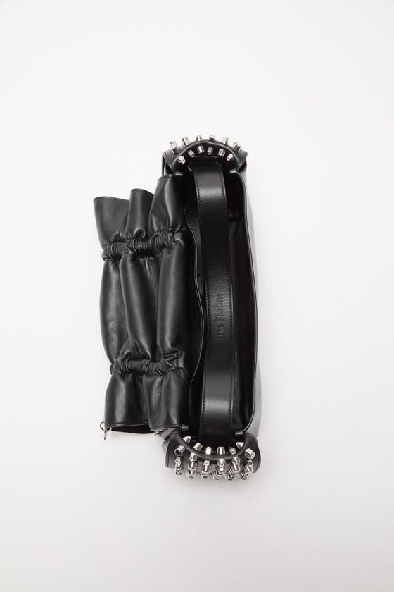 Acne Studios Multipocket-Tasche mit Nieten Laufsteg-Show Neueste Mode
