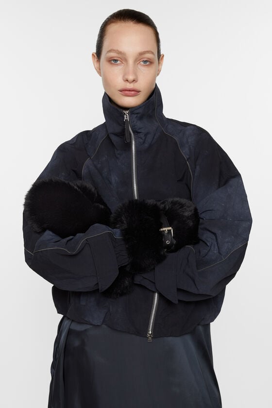 Acne Studios Flauschige Fäustlinge mit Schnalle Neuheiten