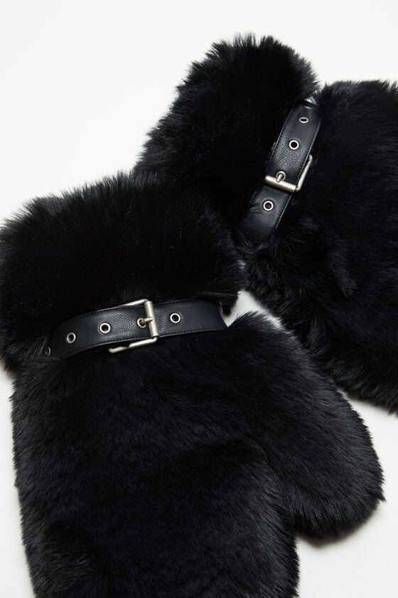 Acne Studios Flauschige Fäustlinge mit Schnalle Neuheiten