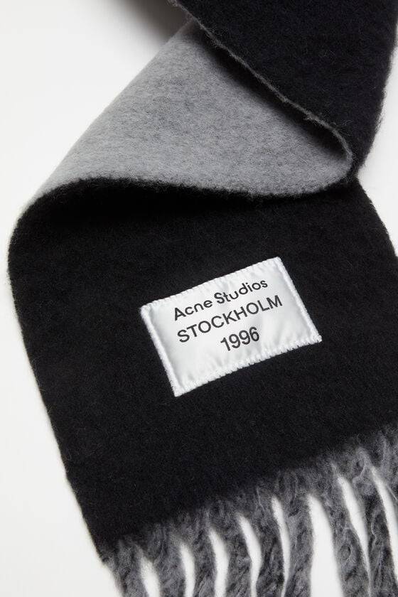 Acne Studios Fransen-Schal mit Logo Super Sparpreis