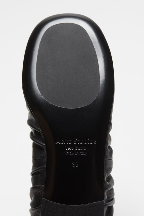 Acne Studios Ballerinas aus Leder Speichern exportieren