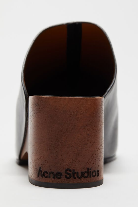 Acne Studios Leder-Holz-Clogs 50% Rabatt für begrenzte Zeit