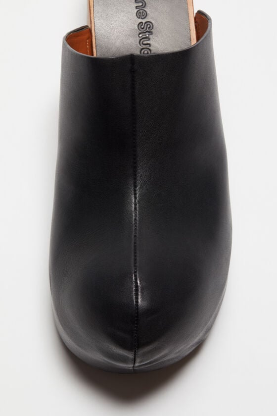 Acne Studios Leder-Holz-Clogs 50% Rabatt für begrenzte Zeit