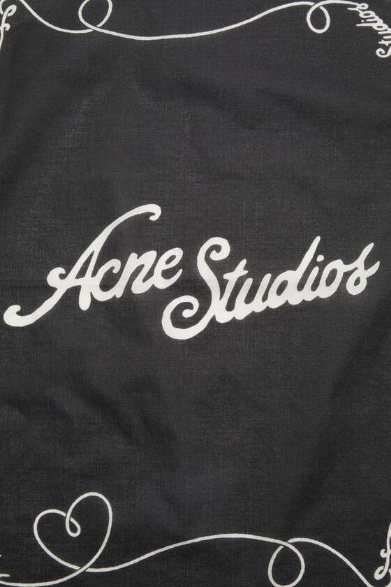 Acne Studios Leichter Schal mit Print Rabatte dieses Monats