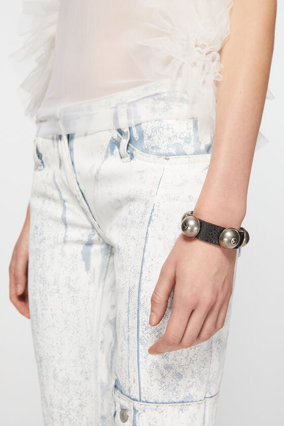 Acne Studios Nietenarmband aus Leder 2025