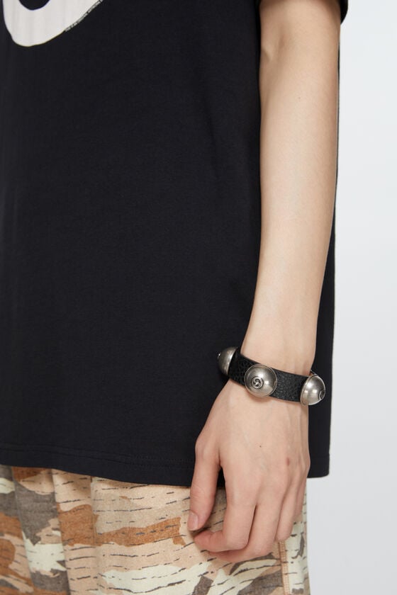 Acne Studios Nietenarmband aus Leder 2025