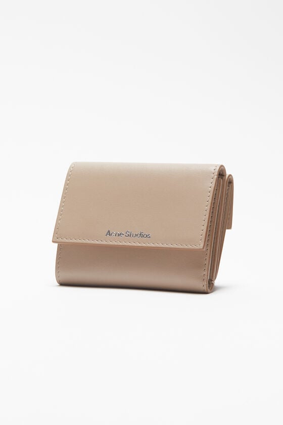 Acne Studios Dreifach-Geldbörse aus Leder Blitzverkäufe