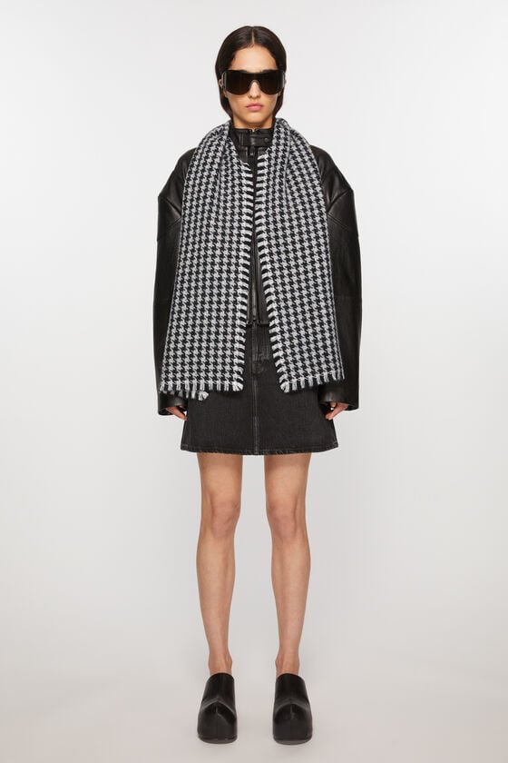 Acne Studios Schal mit Hahnentrittmuster Großer Ausverkauf