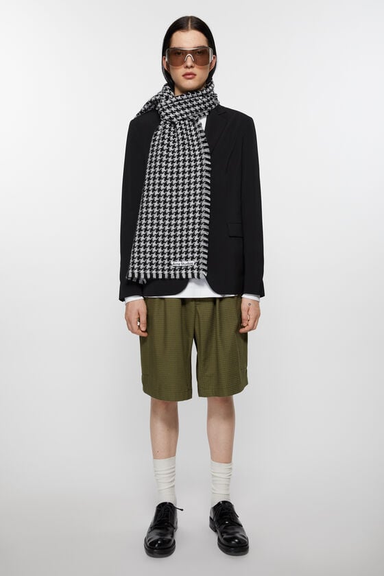 Acne Studios Schal mit Hahnentrittmuster Großer Ausverkauf