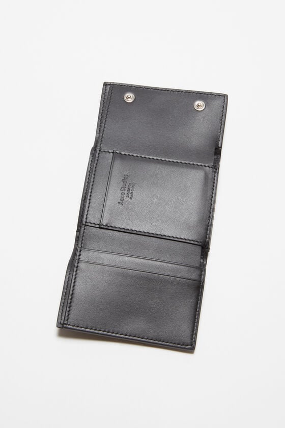 Acne Studios Dreifach-Geldbörse aus Leder Cyber Monday