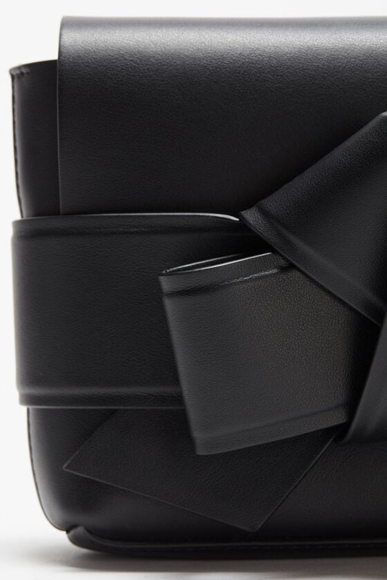 Acne Studios Musubi Mini-Umhängetasche Muttertagsangebot