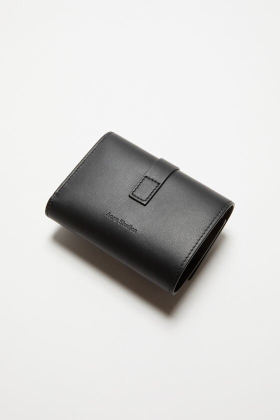 Acne Studios Gefaltete Musubi-Geldbörse Lagerräumung