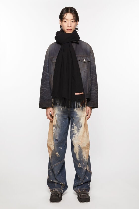 Acne Studios Oversized-Wollschal mit Fransen Kauf eins, bekomm eins gratis