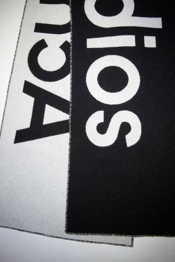 Acne Studios Schal mit Logo-Jacquardmuster Wochenangebot