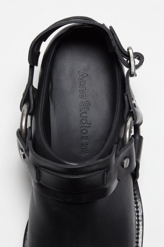 Acne Studios Mules aus Leder mit Schnalle Bis zu 50% Rabatt