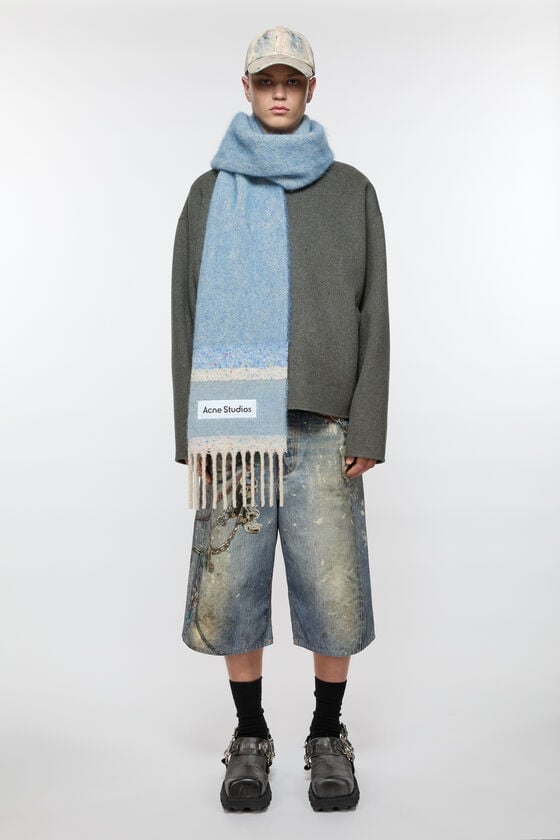 Acne Studios Fringed scarf logo Begrenzt auf 3 Tage