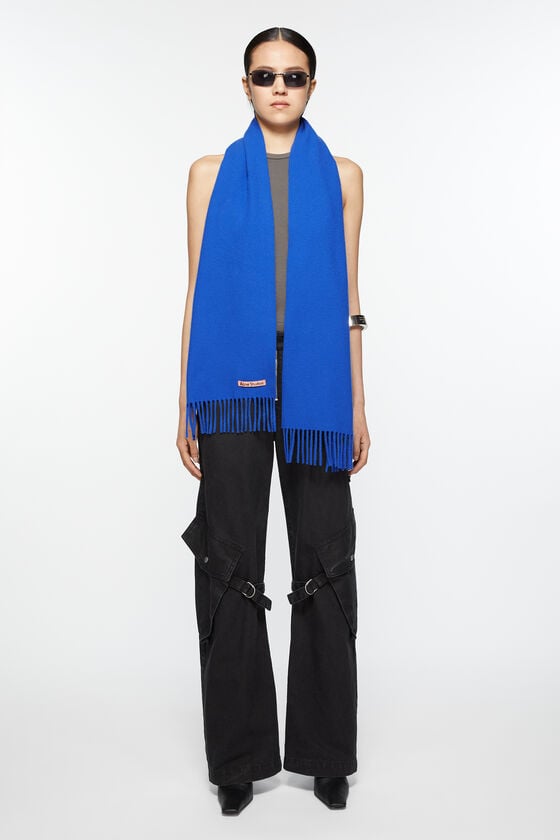 Acne Studios Schmaler Fransen-Schal aus Wolle im Angebot