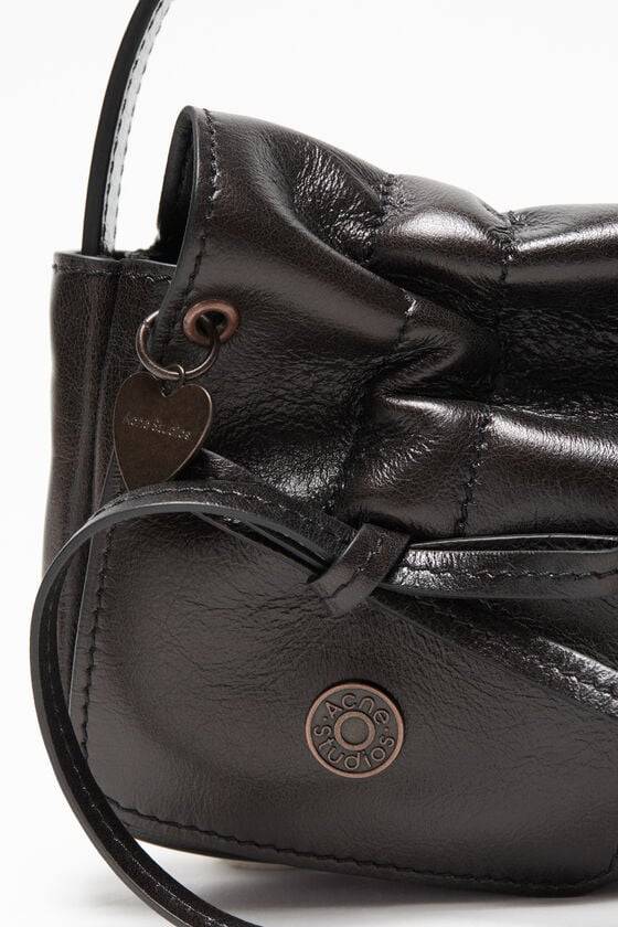 Acne Studios Mikrotasche mit mehreren Taschen Osterangebot