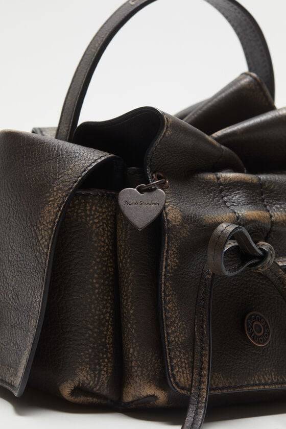 Acne Studios Multipocket-Minitasche Vatertagsangebot