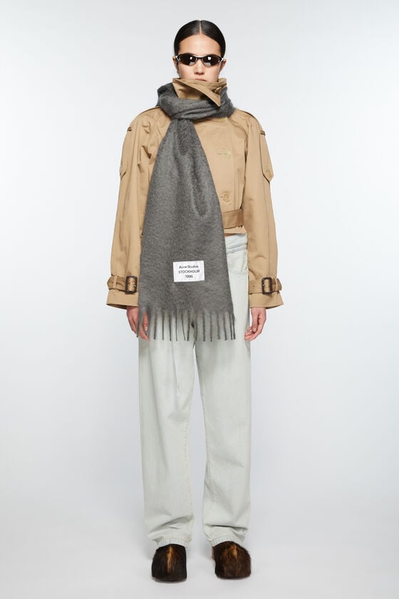 Acne Studios Fransen-Schal aus Alpaka Tiefpreis