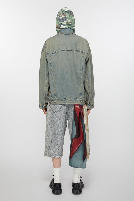 Acne Studios Seidenschal mit Print von Katerina Jebb Laufsteg-Show Wochenangebot