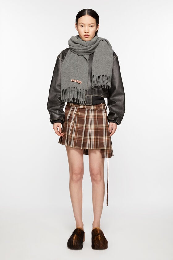 Acne Studios Schmaler Fransen-Schal aus Wolle Neueste Stile