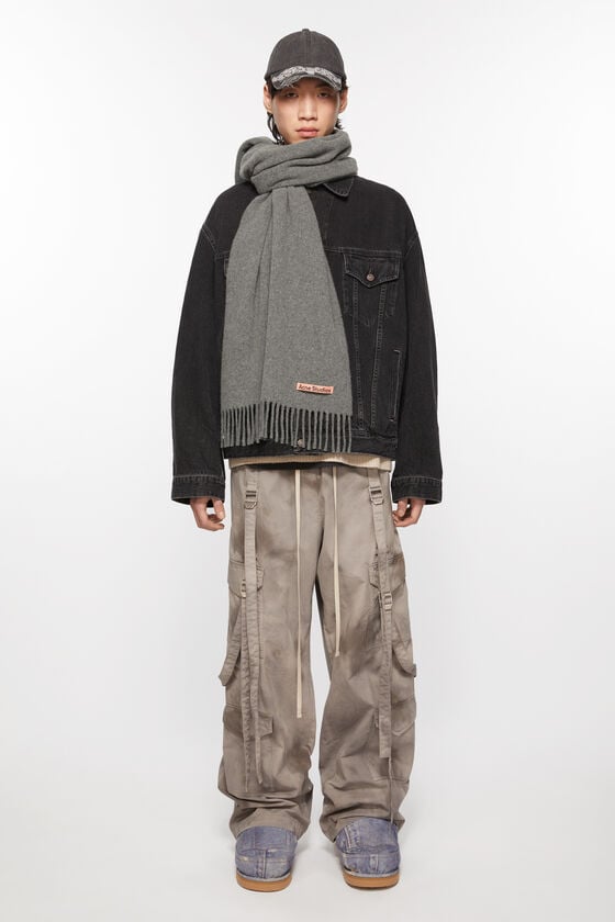 Acne Studios Schmaler Fransen-Schal aus Wolle Neueste Stile