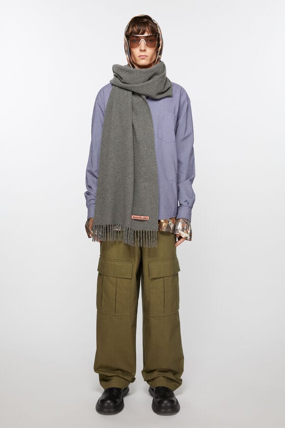 Acne Studios Schmaler Fransen-Schal aus Kaschmir Zeitbegrenzte Promotion