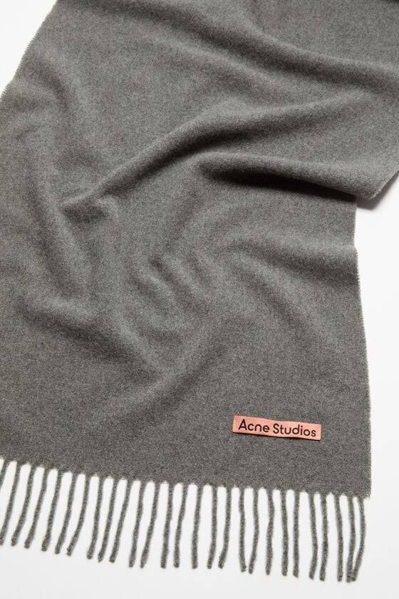 Acne Studios Schmaler Fransen-Schal aus Kaschmir Zeitbegrenzte Promotion