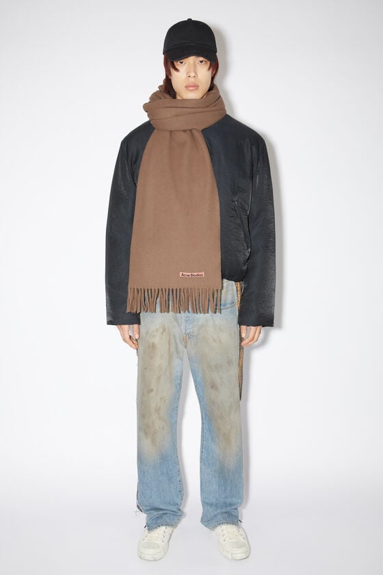 Acne Studios Oversized-Wollschal mit Fransen Bis zu 65% Rabatt