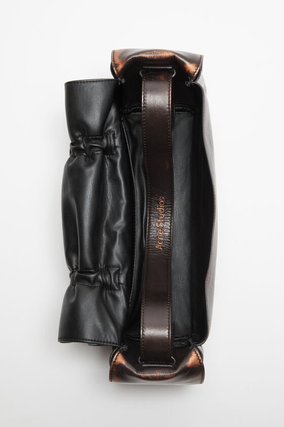 Acne Studios Tasche mit mehreren Taschen Runway Show Begrenzt auf 3 Tage