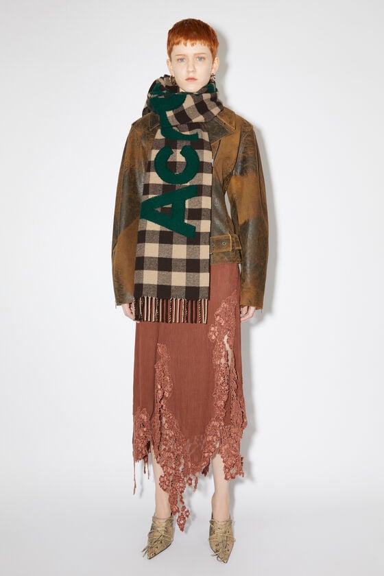 Acne Studios Karierter Logo-Schal Im Verkauf