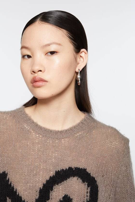 Acne Studios Ketten-Ohrringe Rabatte dieses Monats