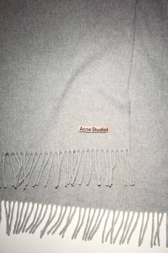 Acne Studios Oversized-Wollschal mit Fransen Günstiger Verkauf