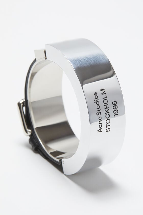 Acne Studios Manschettenarmband aus Leder Laufsteg-Show Limitierter Zeitrabatt