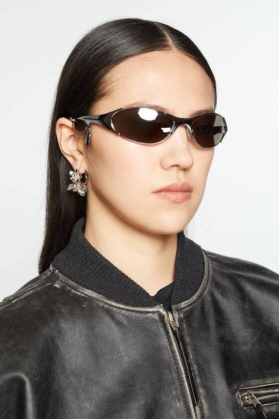 Acne Studios Blumen-Creolen Günstig kaufen
