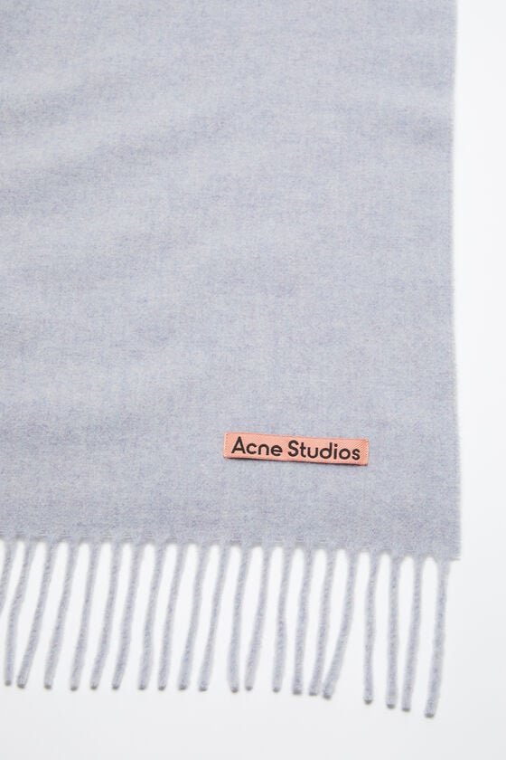 Acne Studios Oversized-Wollschal mit Fransen Jubiläumsangebot