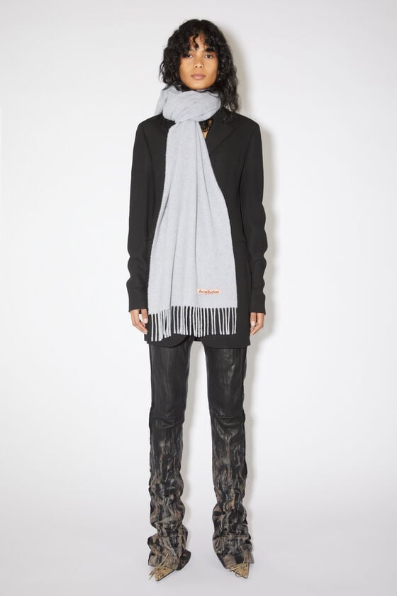 Acne Studios Schmaler Fransen-Schal aus Wolle Lagerräumung