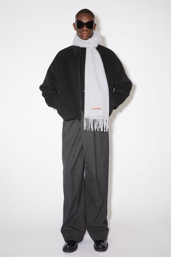 Acne Studios Schmaler Fransen-Schal aus Wolle Lagerräumung