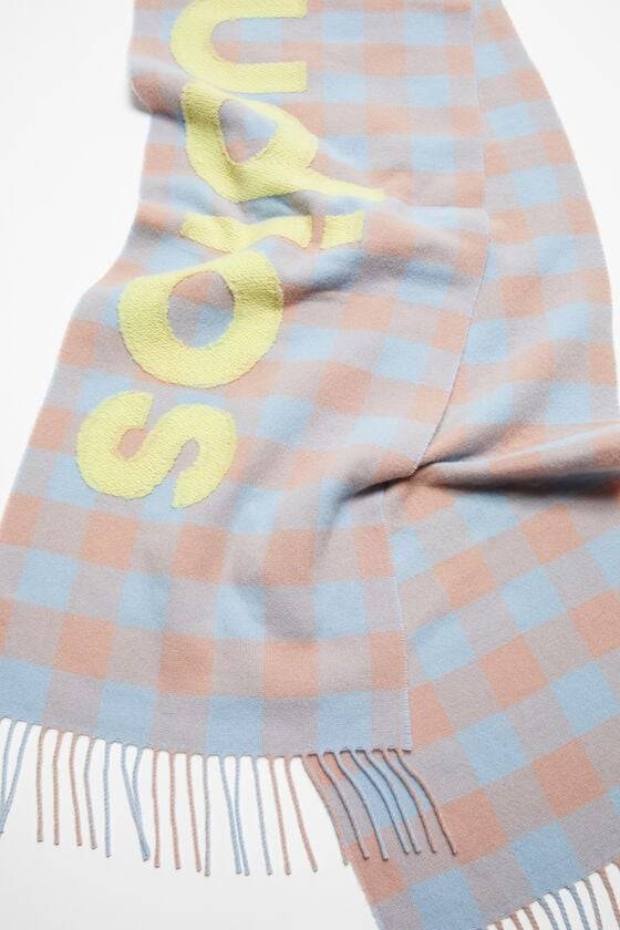 Acne Studios Karierter Schal mit Logo Zeitlich begrenztes Angebot