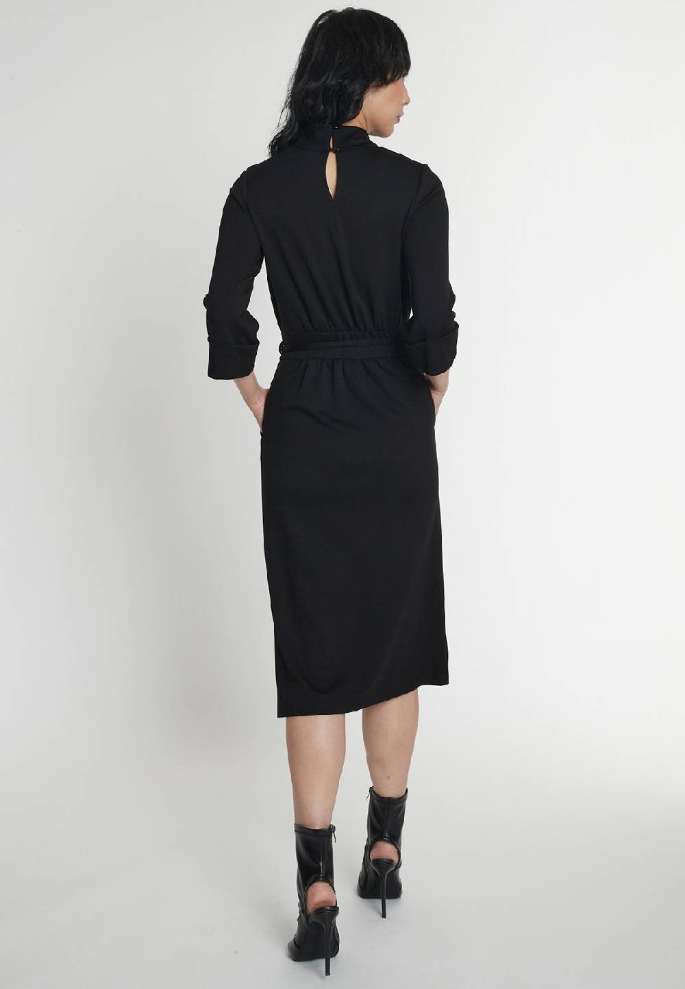 Ana Alcazar Midikleid Hegana Letzter Tag