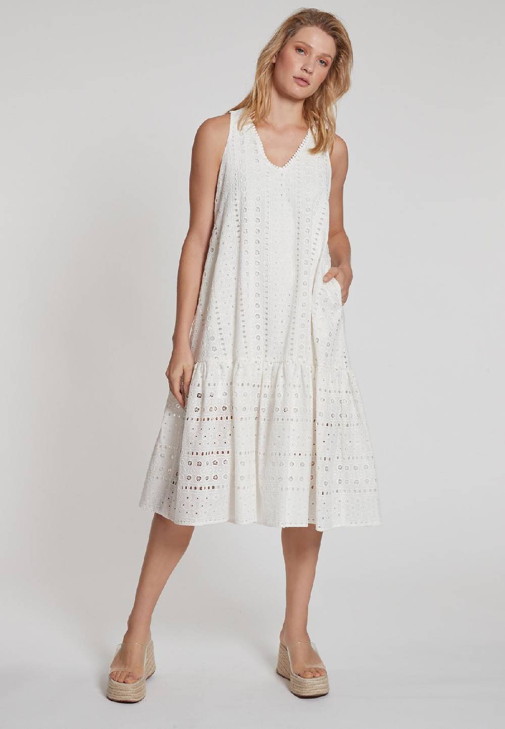 Ana Alcazar Midikleid Gillena Riesige Ersparnisse