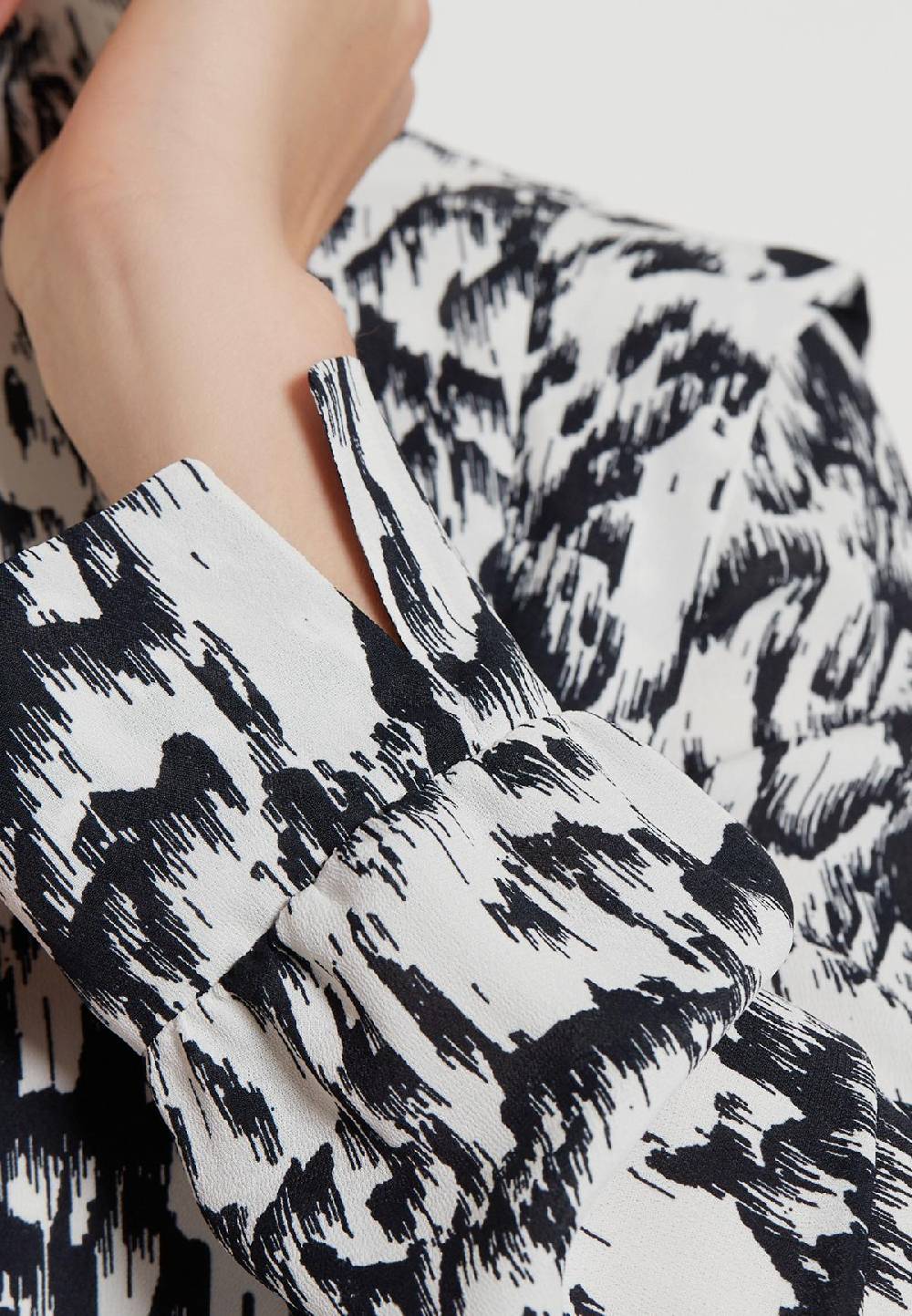 Ana Alcazar Tailliertes Kleid Edoska Exklusivangebot