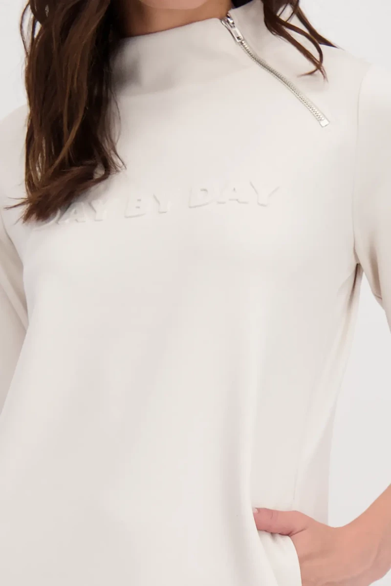Monari Kleid mit 3D Schrift 2025