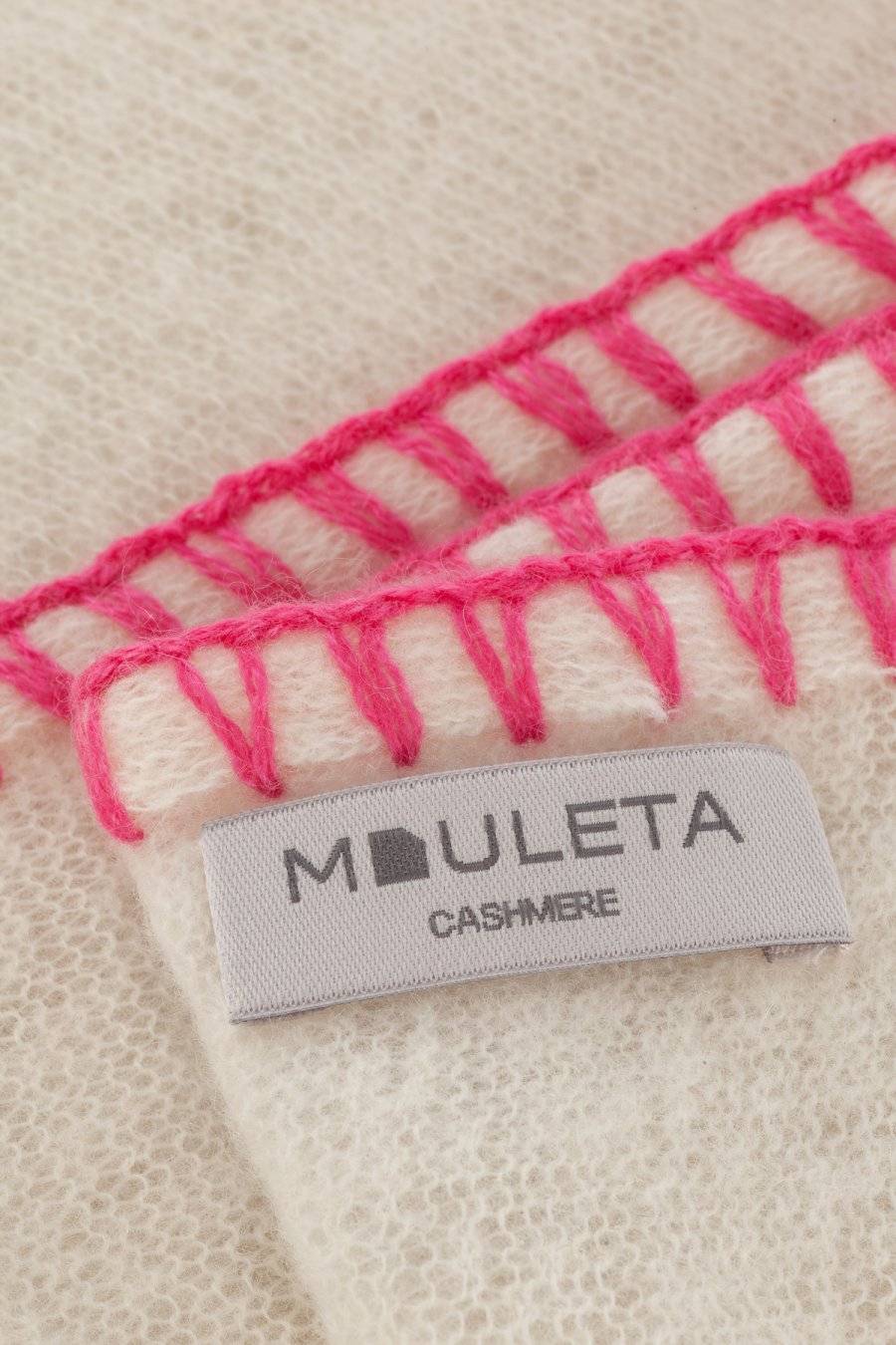Mouleta Cashmere Schal | Colored Embroidery Border im Angebot