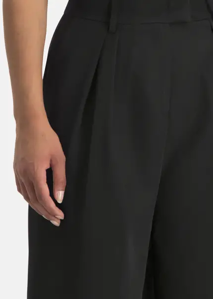 Nicowa Plain pleated trousers - RONICA in BLACKarticle number NC7A12038019E-002 JETZT KAUFEN