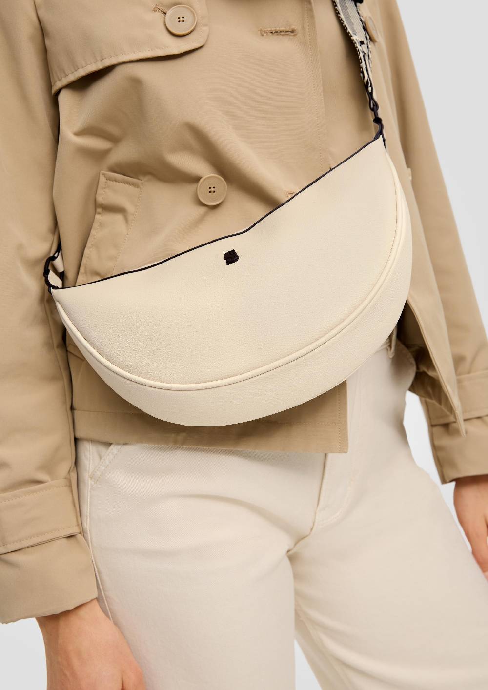 s.Oliver Crossbody-Bag mit Logo-Tragegurt Online